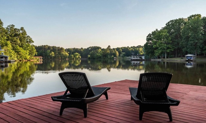 Leasburg House | Lakefront Getaway, Private Dock, Porch, and Fishing!