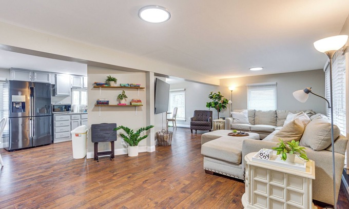 Bogart House | Lakefront Getaway w/Porch in Athens Area!