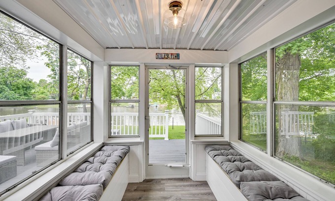 Colon Cottage | Lakefront Getaway w/Private Dock in Colon!