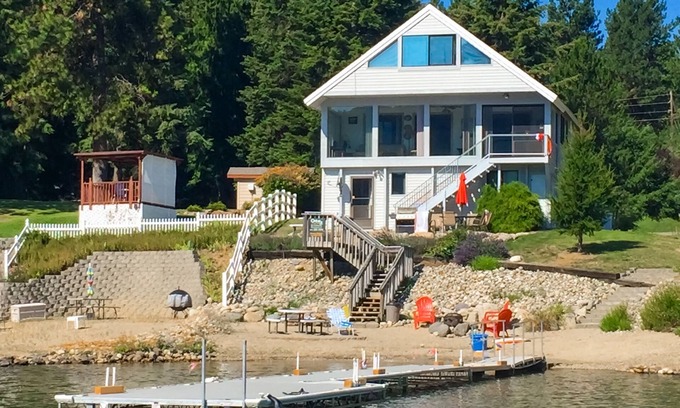 Bonner County Cabin | Lakefront hideaway with games, grill, smart TVs, mountain views, & AC