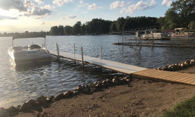 Warsaw House | Lakefront home on Little Barbee that sleeps 6