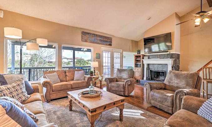 Point Venture House | Lakefront Home w/Point Venture Golf Access!