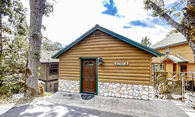 Bass Lake House | Lakefront home with gorgeous view, private dock & beach, & W/D - near Yosemite