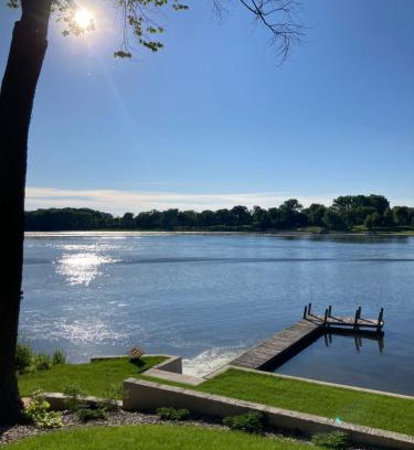 Appleton House | Lakefront home with Private suites