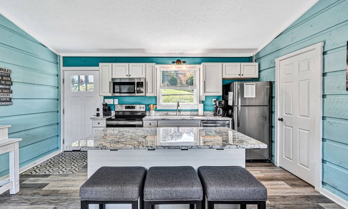 Huddleston House | Lakefront home with private dock, hot tub, kayaks & paddle board - dog-friendly