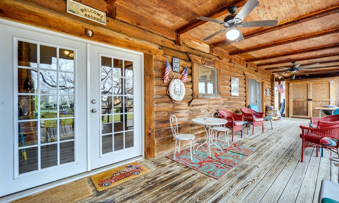 Horseshoe Bay Cabin | Lakefront Horseshoe Bay Home w/Boat Dock