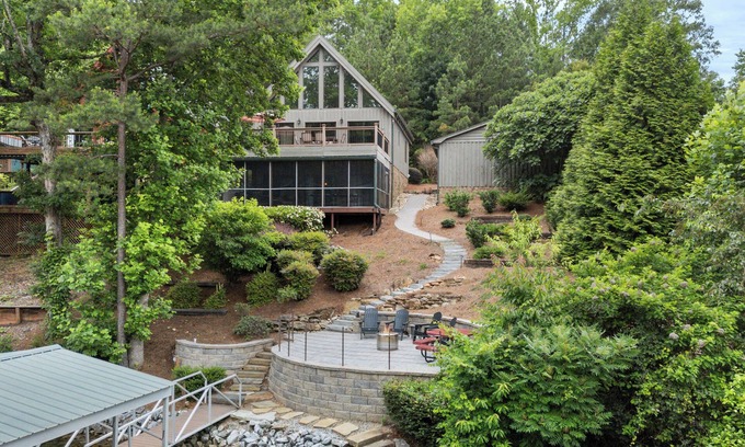 Seneca House | Lakefront Keowee Home w/Dock, 14 Mi to Clemson