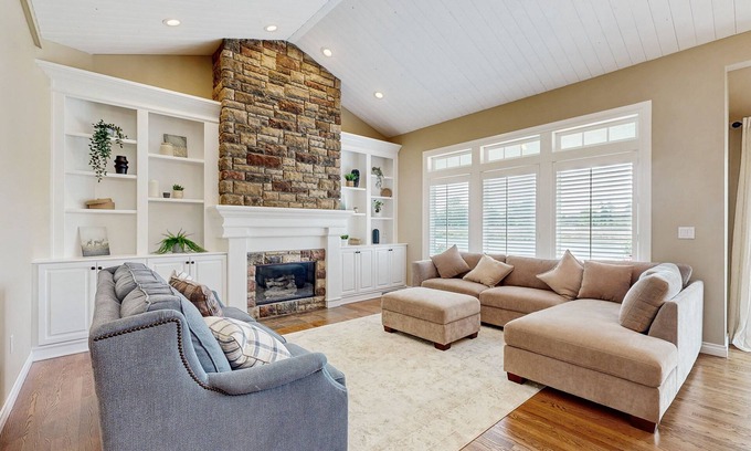 Centralia House | Lakefront living, steps to the water, fishing and kayaks, walk to outlet shops