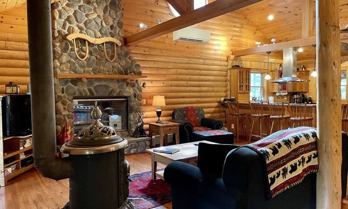 Milford Cabin | Lakefront Lodge - kayaks, row boats & paddle boards