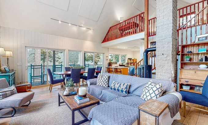 Enterprise House | Lakefront lodge with private dock, great water view, deck & laundry