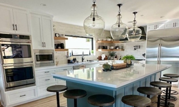 Oak Shores House | Lakefront Luxury at Buckim's Cove