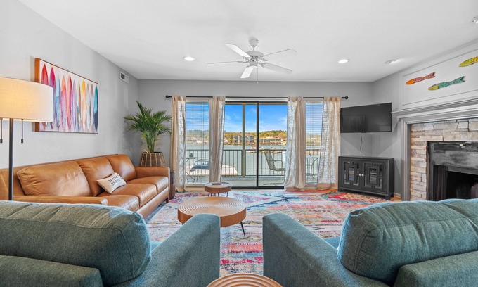 Mid America Condo | Lakefront on Hamilton! King Size Beds, Pool, Boat Slip & Gorgeous Sunsets!