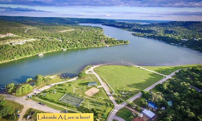 Cedar Park House | Lakefront Peaceful home Jonestown