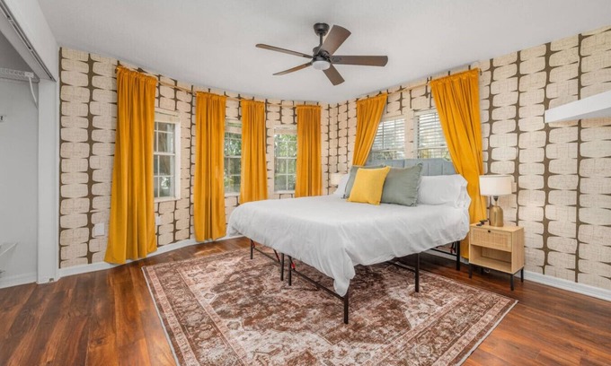 Fruitland Park House | Lakefront + Ping Pong + 10 min to The Villages