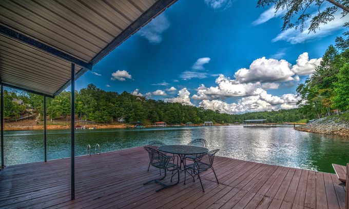 Blairsville House | Lakefront*Pontoon Boat*Hot Tub*Swim Platform*Firepit