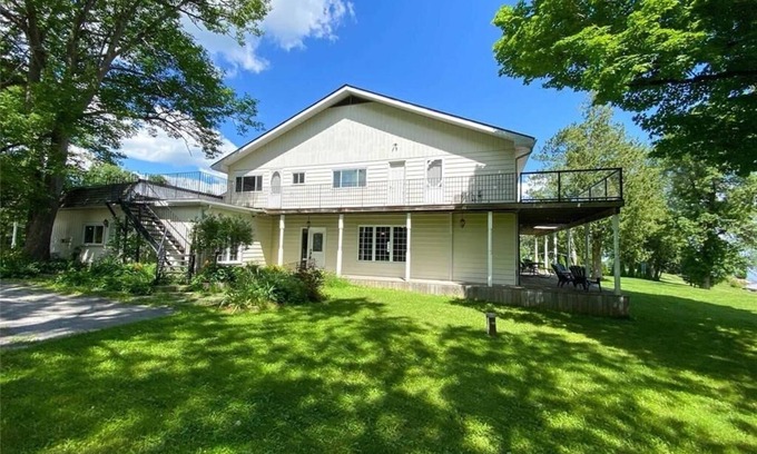 Port Stanton House | Lakefront property - Lake Sparrow Guest House
