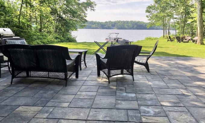 Mashpee House | Lakefront property on John’s Pond. Dock, Bring your boat! Close to Sea to shining Sea bike Path, Close to Mashpee town Beach, Close to great shopping in Mashpee Commons