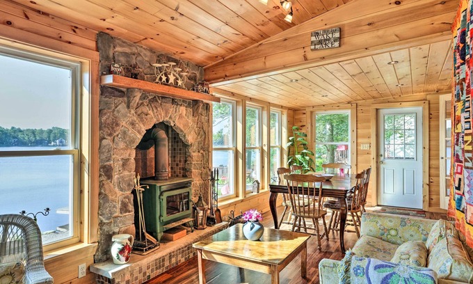 Tobyhanna House | Lakefront Retreat w/Dock & Yard in Tobyhanna!