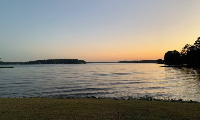 Henrico Cottage | Lakefront spectacular view nnnnnnnnnnnnnnnnnnnnnnnnnn