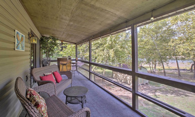 Golden House | Lakefront Table Rock Home with Fire Pit!