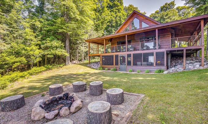 Townsend Cabin | Lakefront Townsend Cabin w/Fire Pit, Private Dock