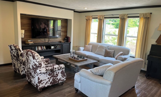 Maryville House | Lakefront Vacation Home - boat ramp and dock - 3 bedroom, 2 bath