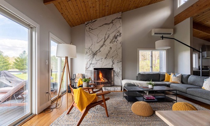 Narrowsburg Cabin | Lakefront w/Hot Tub, Game Room, + Fireplace