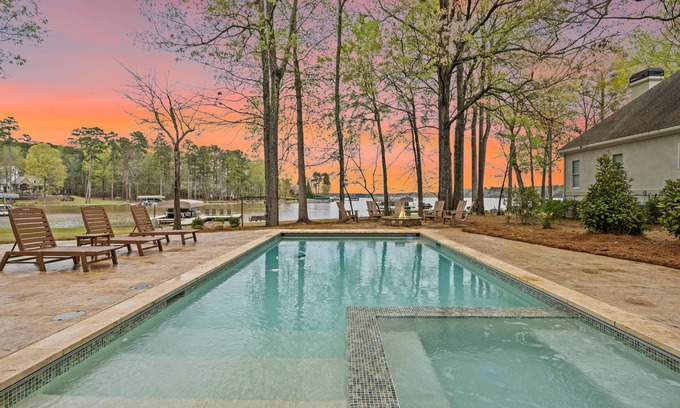 Lake Oconee House | Lakefront with Pool, Hot tub, Pontoon Boat & Movie Theatre