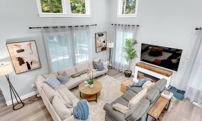 Norton Shores House | Lakehouse Nestled in Nature-10min to Lake Michigan
