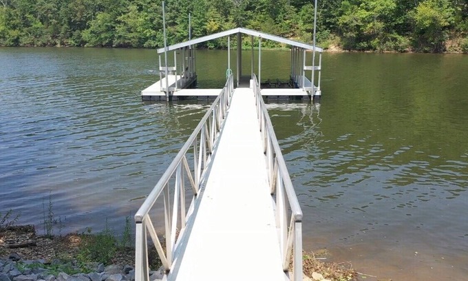 Almo House | Lakehouse with Dock