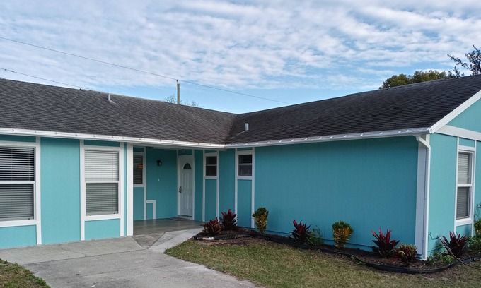 Lakeland House | Lakeland Entire Home