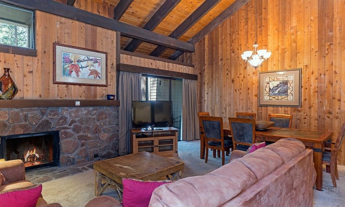 South Lake Tahoe Apartment | Lakeland Village Condo, Lakefront and HOA Access!