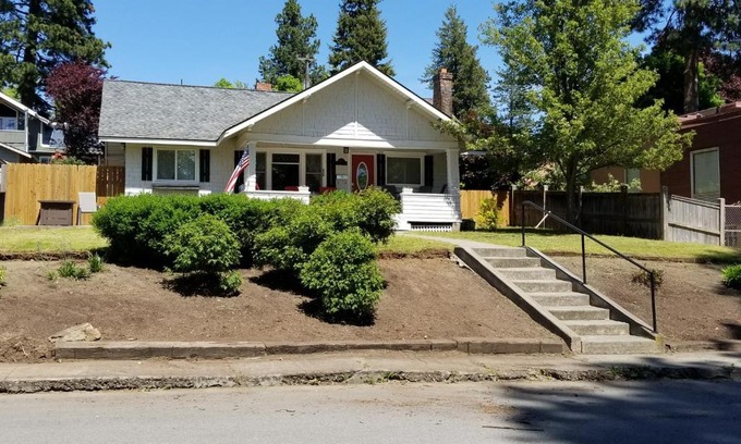 Coeur d'Alene House | Lakeshore Cottage Coeur d Alene