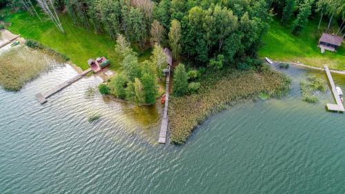 Dvarcenai House | Lakeshore house