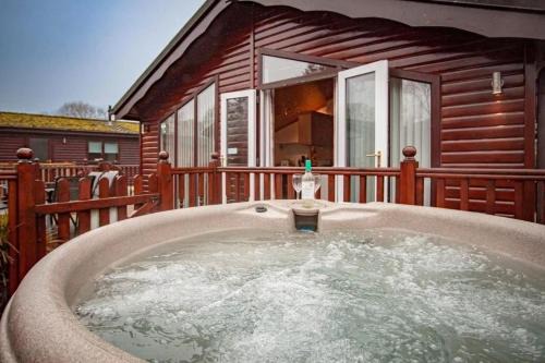 Troutbeck Bridge House | Lakeside 1, White Cross Bay, Windermere