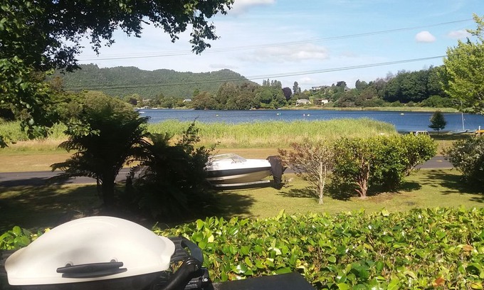 Lake Okareka House | Lakeside Bach at Lake Okareka, Rotorua, NZ