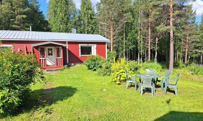 Rovaniemi Ski Chalet | Lakeside Cabin in Wild Lapland "Call of the Wolf"