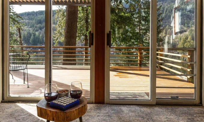 Sedro-Woolley Cabin | Lakeside Cabin w/Dock, Boats & Stunning Views