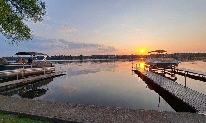Perry Cottage | Lakeside cottage close to Letchworth State Park