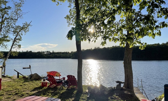 Weeks Mills Cottage | Lakeside Cottage for family fun