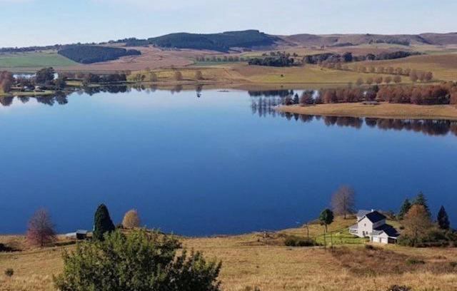 Mpofana Apartment | Lakeside Cottage on Spring Grove
