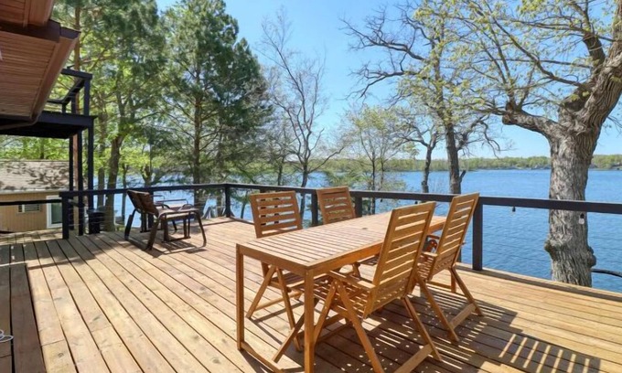 Vergas Cottage | Lakeside Cottage on Trowbridge Point - Swim, Fish, Relax!