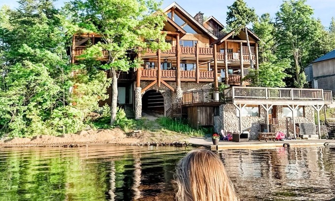 Crowes Landing Cottage | Lakeside, cozy cottage suite, perfect for couple!