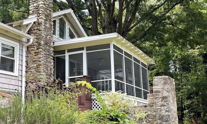 Greensboro Cabin | Lakeside Eco-Friendly Cabin Self Check-in