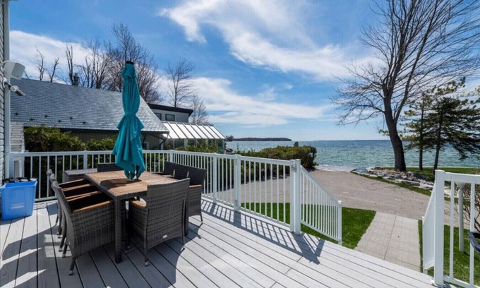 Ramara House | Lakeside Escape in Ramara | Private Water Access