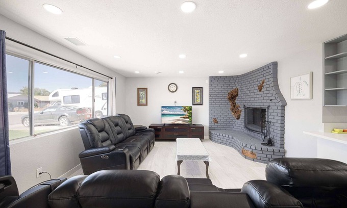 Lakeside House | Lakeside Gem Getaway | Sleeps 10, 3 mi from Lake