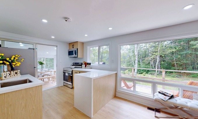 Kearney Cottage | Lakeside Haven in Prime Muskoka - Ideal for Family Retreats!