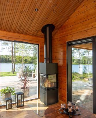 Rovaniemi Ski Chalet | Lakeside holiday home