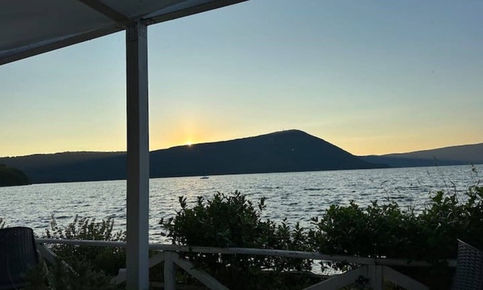 Ronciglione Villa | Lakeside in the heart of Italy