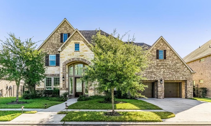 Lake Houston House | Lakeside Oasis